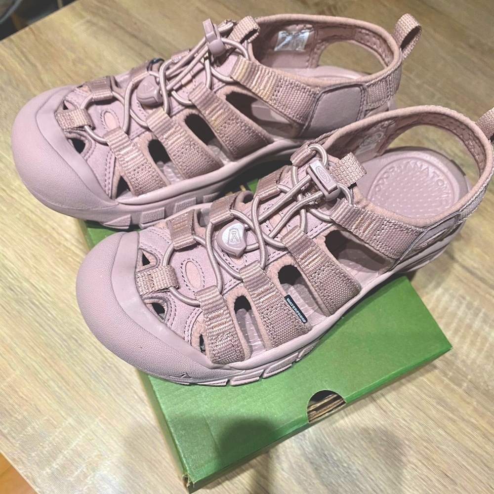 Brand new Keen Women's Newport H2 Webbing Sandals